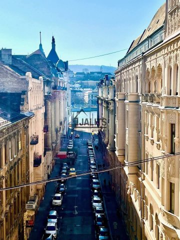 Kiadó téglalakás, albérlet, Budapesten, V. kerületben, 3 szobás