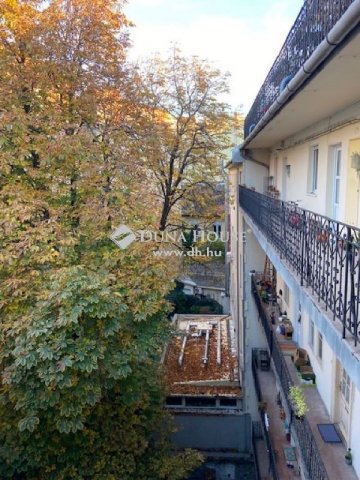 Eladó téglalakás, Budapesten, I. kerületben, Batthyány utcában