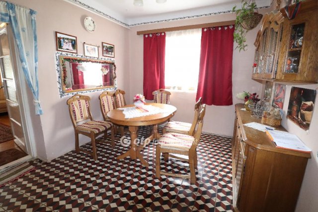 Eladó családi ház, Orosházán 16.99 M Ft, 3 szobás