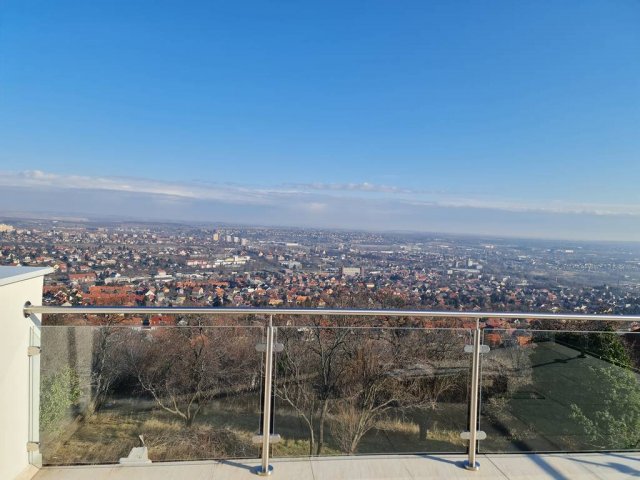 Eladó ikerház, Pécsett 149.9 M Ft, 4 szobás