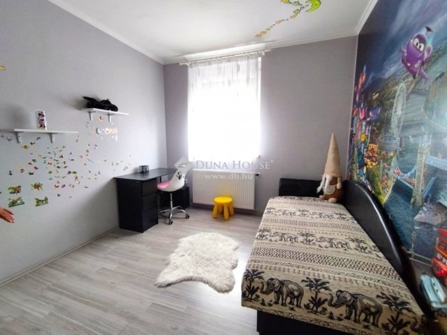 Eladó családi ház, Mohácson 84.5 M Ft, 4 szobás