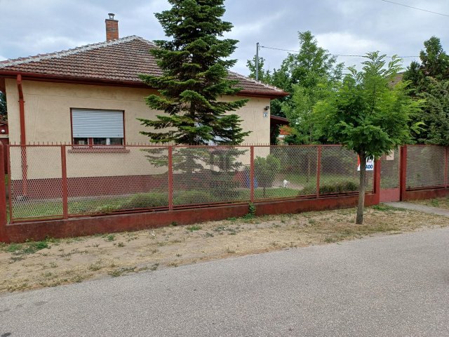 Eladó családi ház, Kecskeméten 57.9 M Ft, 3 szobás