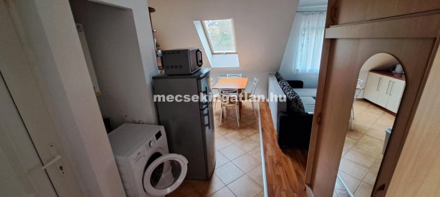 Kiadó téglalakás, albérlet, Pécsett 150 E Ft / hó, 2 szobás