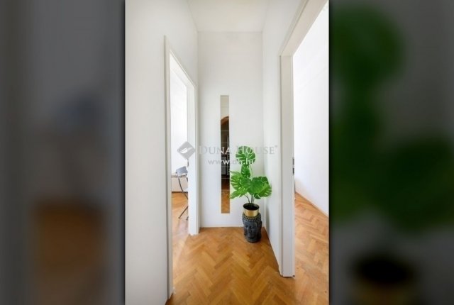 Eladó téglalakás, Budapesten, XI. kerületben 94.9 M Ft, 4 szobás