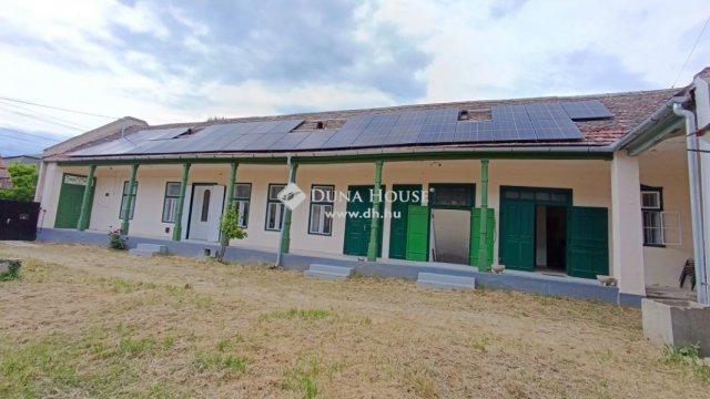 Eladó családi ház, Bátaszéken 75 M Ft, 4 szobás