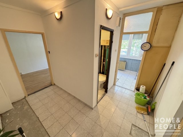 Eladó téglalakás, Szegeden 45 M Ft, 2 szobás