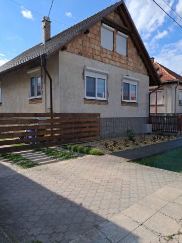 Eladó családi ház, Héten 35 M Ft, 2 szobás