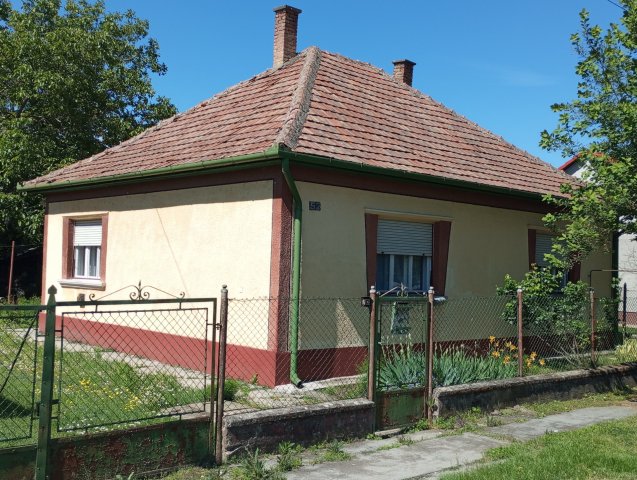 Eladó családi ház, Füzesabonyban 25.5 M Ft, 3 szobás