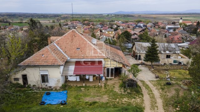 Eladó családi ház, Galgahévízen 51 M Ft, 4 szobás