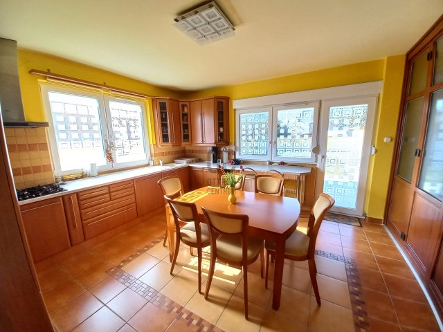Eladó családi ház, Debrecenben 175 M Ft, 5 szobás