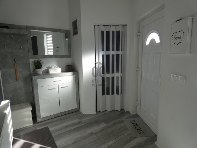 Eladó családi ház, Pécsett 120 M Ft, 4 szobás