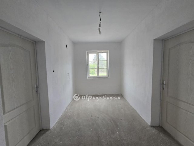 Eladó családi ház, Kabán 19 M Ft, 2 szobás