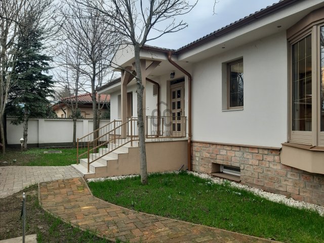 Eladó családi ház, Debrecenben 315 M Ft, 5 szobás
