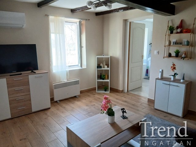 Eladó családi ház, Akasztón 17 M Ft, 2 szobás