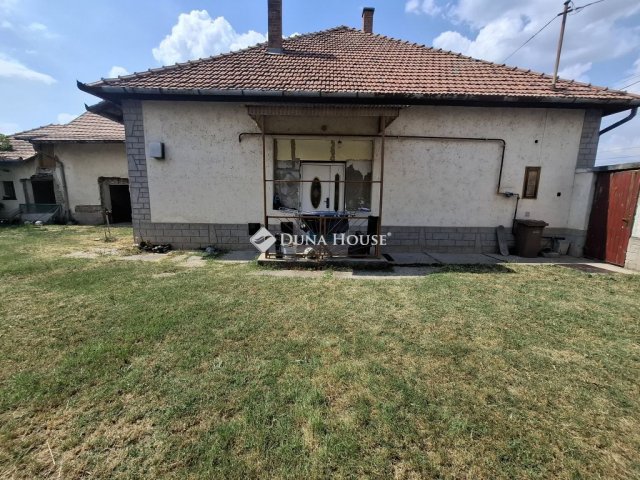 Eladó családi ház, Tiszaalpáron 20 M Ft, 3 szobás