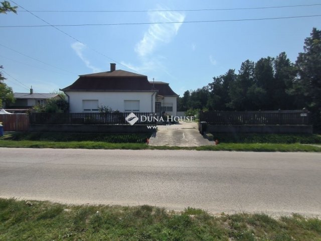 Eladó családi ház, Ráckevén 59.99 M Ft, 2 szobás