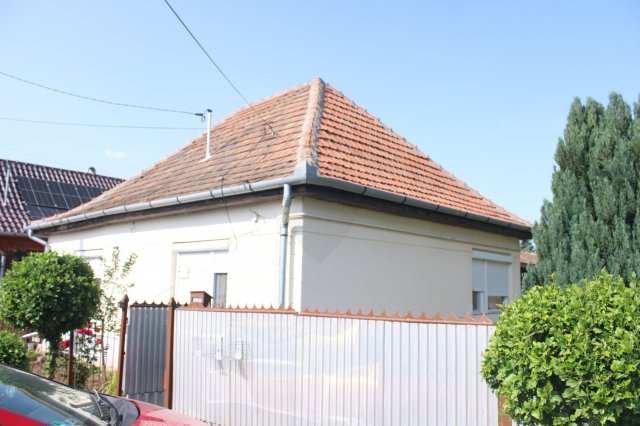 Eladó családi ház, Palotáson 21 M Ft, 2 szobás