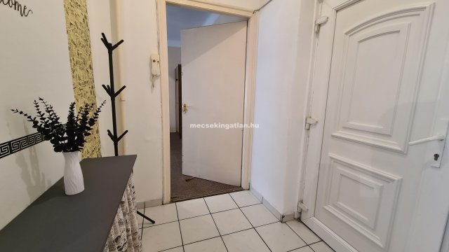 Kiadó téglalakás, albérlet, Pécsett, Toldi Miklós utcában