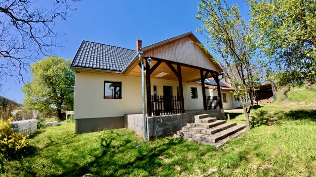 Eladó családi ház, Kisberényen 49.9 M Ft, 6 szobás