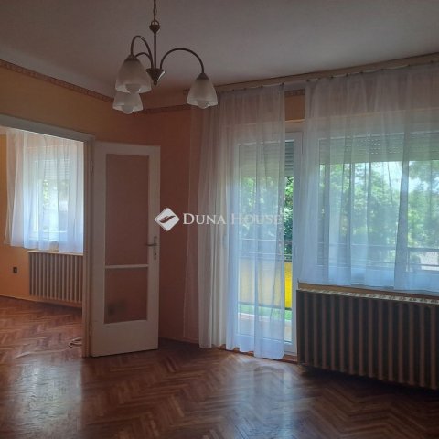 Kiadó téglalakás, albérlet, Jászberényben 120 E Ft / hó