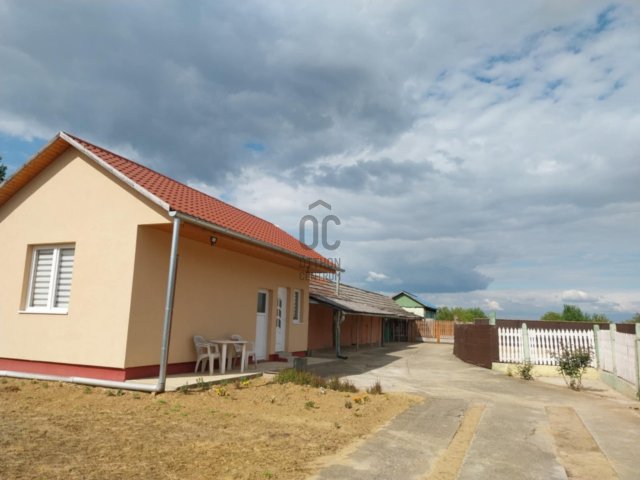 Eladó családi ház, Komorón 11.8 M Ft, 1 szobás