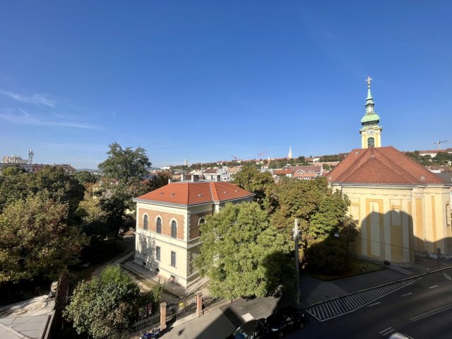 Eladó téglalakás, Budapesten, I. kerületben 200.5 M Ft, 2 szobás