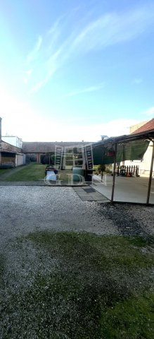 Eladó téglalakás, Mohácson 23 M Ft, 3 szobás