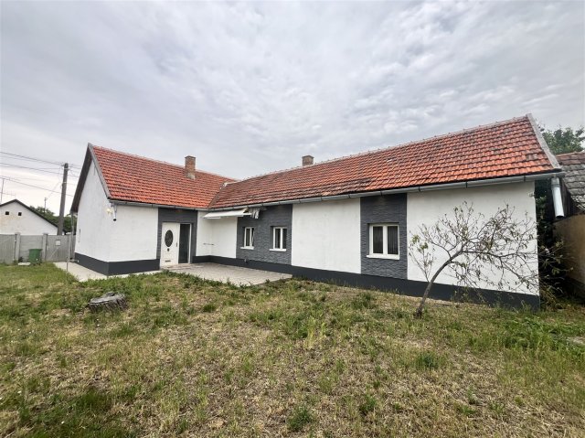 Eladó családi ház, Sarkadon 16.3 M Ft, 3 szobás