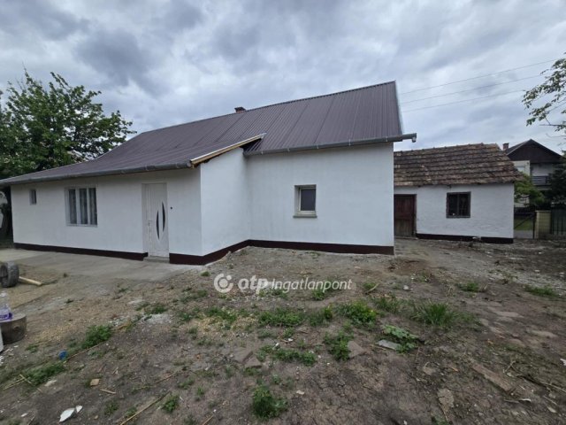 Eladó családi ház, Kabán 19 M Ft, 2 szobás
