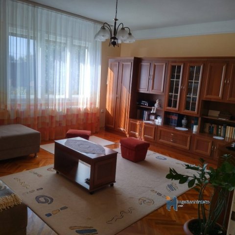 Eladó családi ház, Sárospatakon 56 M Ft, 8 szobás