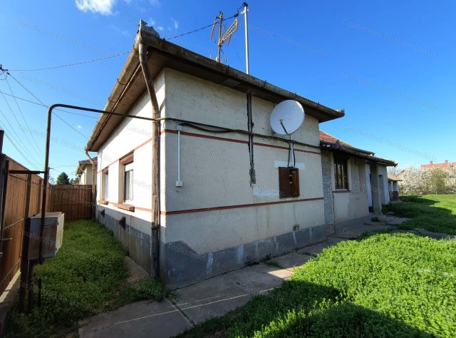 Eladó családi ház, Törökszentmiklóson 16.9 M Ft, 3 szobás