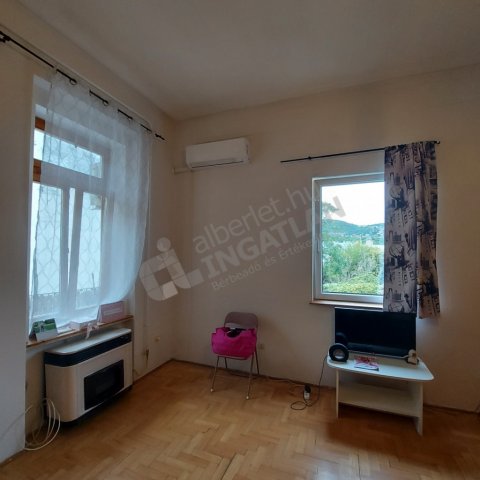 Kiadó téglalakás, albérlet, Budapesten, III. kerületben