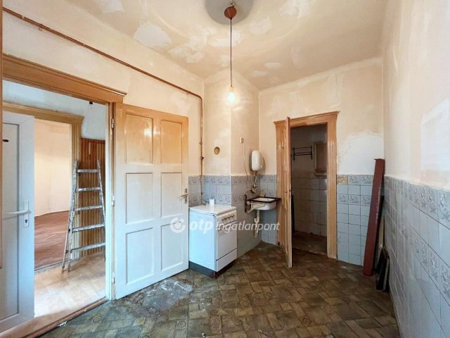 Eladó téglalakás, Budapesten, IV. kerületben 39.9 M Ft, 1 szobás