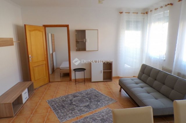 Kiadó téglalakás, albérlet, Nyíregyházán 140 E Ft / hó