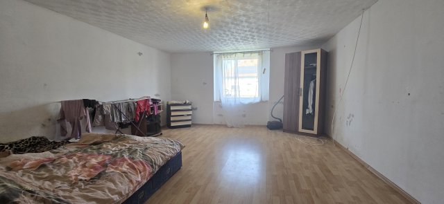 Eladó családi ház, Alapon 12.5 M Ft, 2 szobás