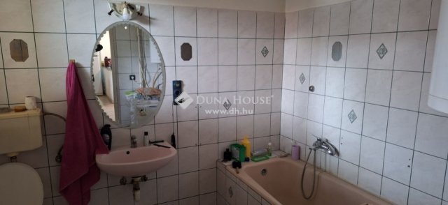 Eladó családi ház, Budapesten, XVII. kerületben 75 M Ft