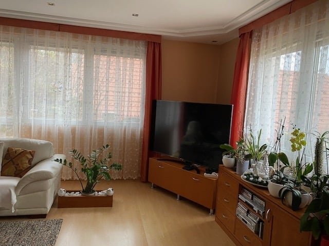Eladó családi ház, Veszprémben 150 M Ft, 4+1 szobás