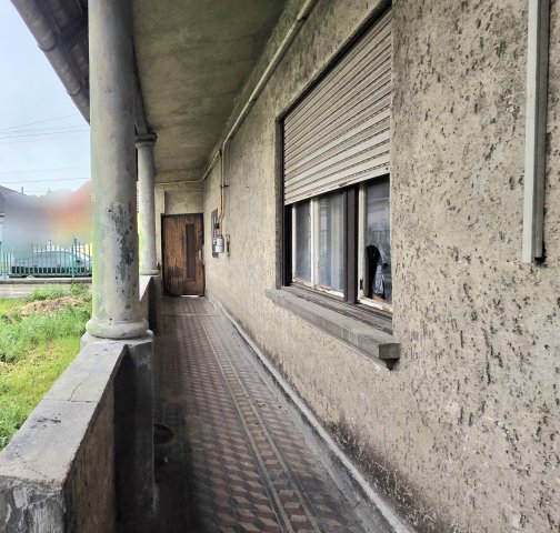 Eladó családi ház, Tatabányán 49.9 M Ft, 2+1 szobás