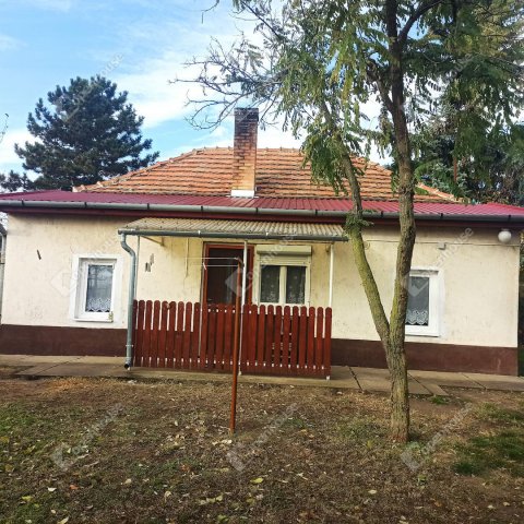Eladó családi ház, Tiszavárkonyban 12.6 M Ft, 2 szobás