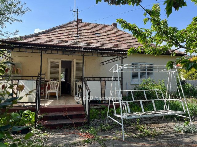Eladó családi ház, Balatonalmádiban 85 M Ft, 2+1 szobás