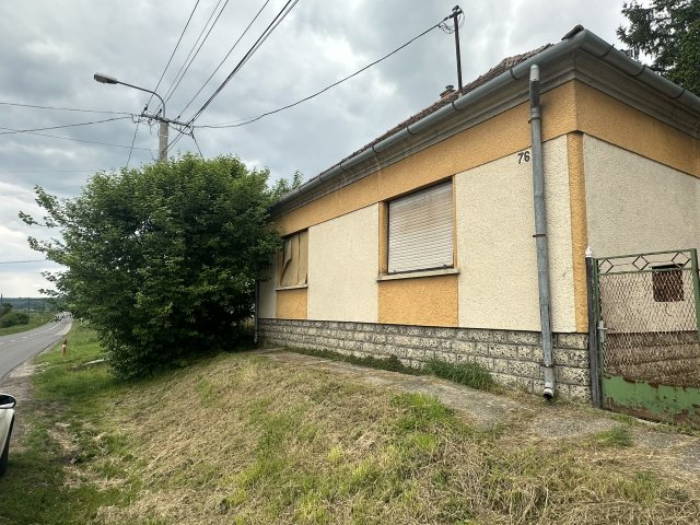 Eladó családi ház, Sásdon 26.85 M Ft, 3 szobás