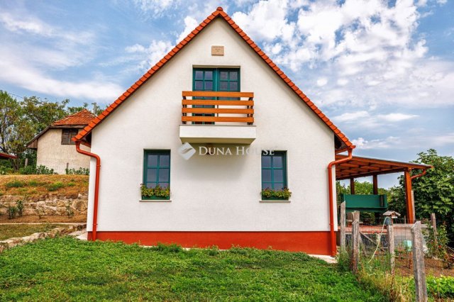 Eladó családi ház, Etyeken 295 M Ft, 4 szobás
