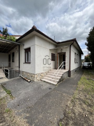 Eladó családi ház, Pécsett 42 M Ft, 4 szobás