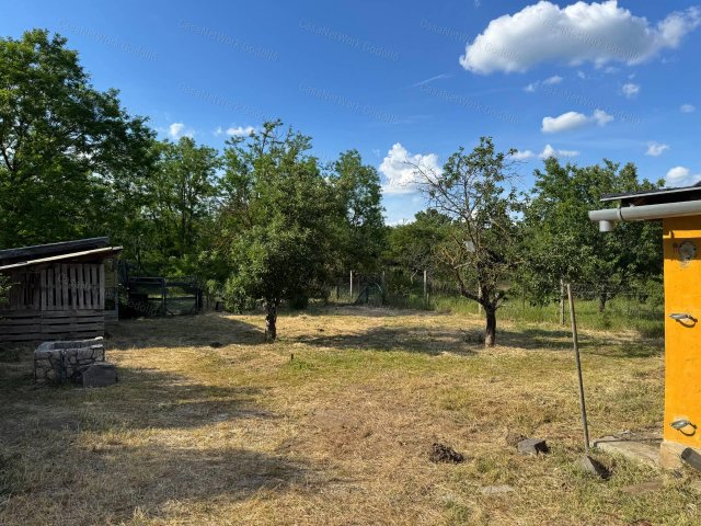 Eladó nyaraló, Gödöllőn 17.4 M Ft, 1+2 szobás