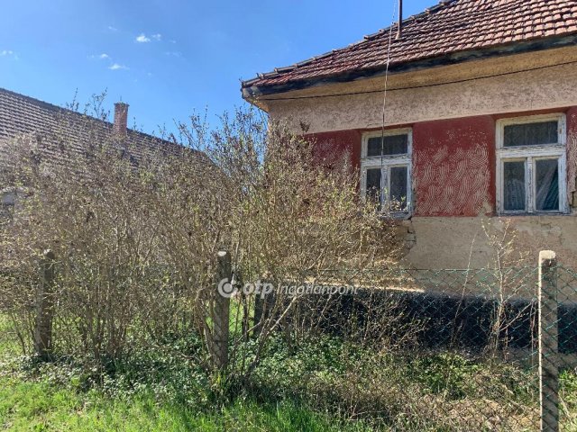 Eladó családi ház, Istenmezején 3.9 M Ft, 2 szobás