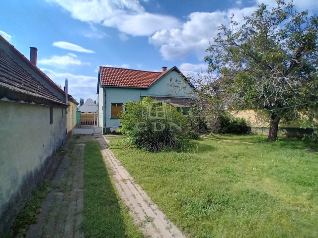 Eladó családi ház, Sükösdön 21.5 M Ft, 3 szobás