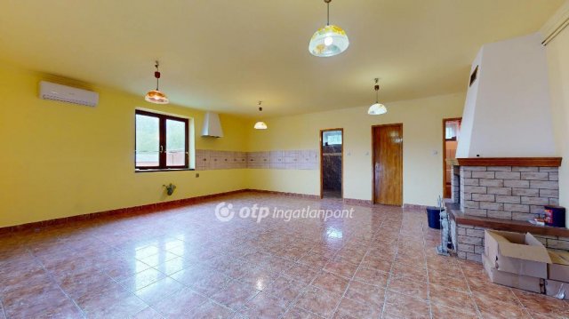 Eladó családi ház, Kéken 26.99 M Ft, 2 szobás
