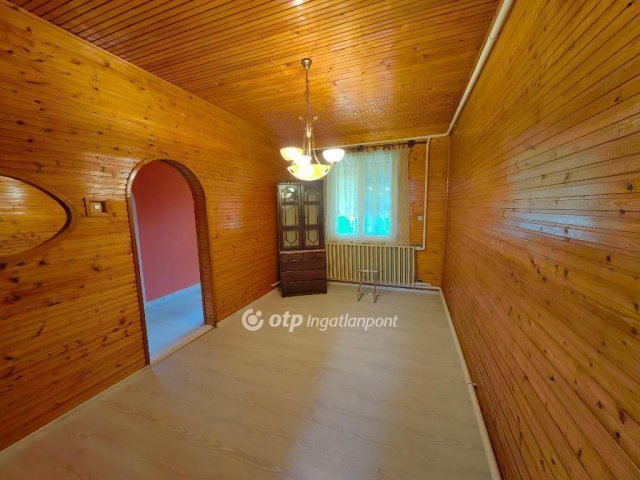 Eladó családi ház, Túrkevén 21.5 M Ft, 2 szobás