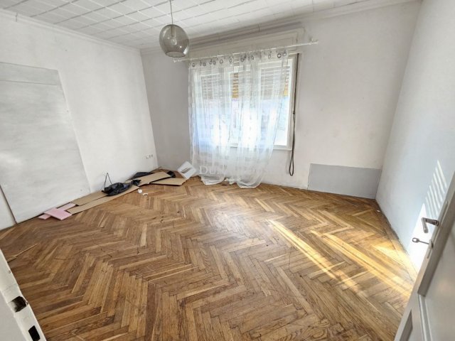 Eladó családi ház, Balatonalmádiban 27 M Ft, 1 szobás