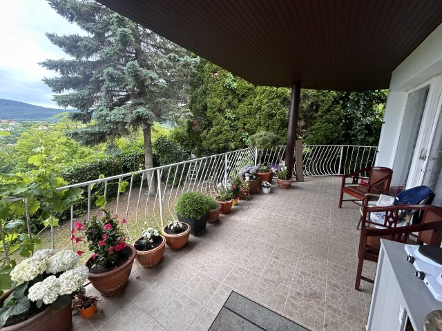 Eladó családi ház, Pomázon 265 M Ft, 5 szobás
